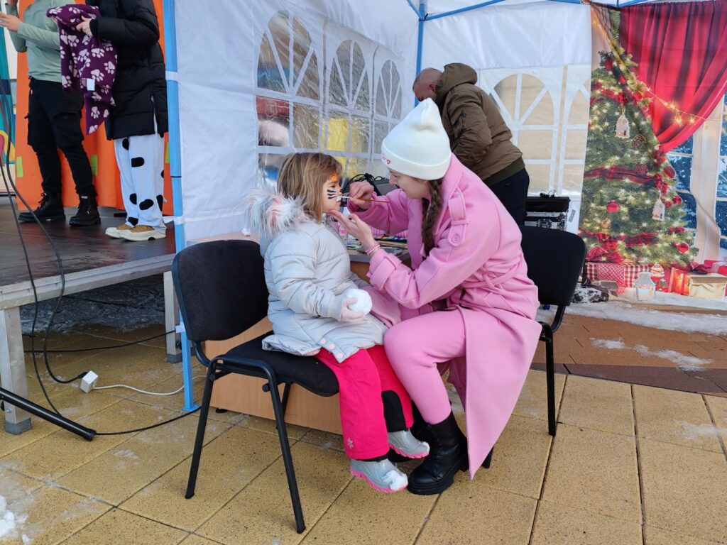 Novogodišnji prodajno-izložbeni Bazar